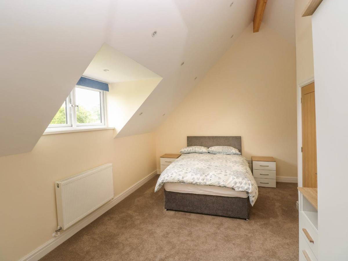 Villa Woodpecker Barn Pontyclun Exterior foto